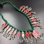 Real Glass Statement Neckpc- Red Glass Green Dori